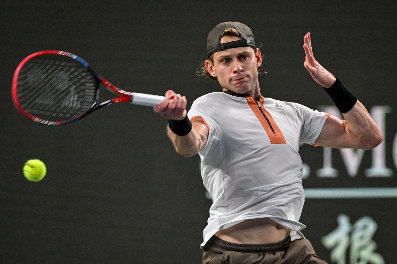 Zizou Bergs ist der nächste Sinner-Gegner. © AFP / HECTOR RETAMAL