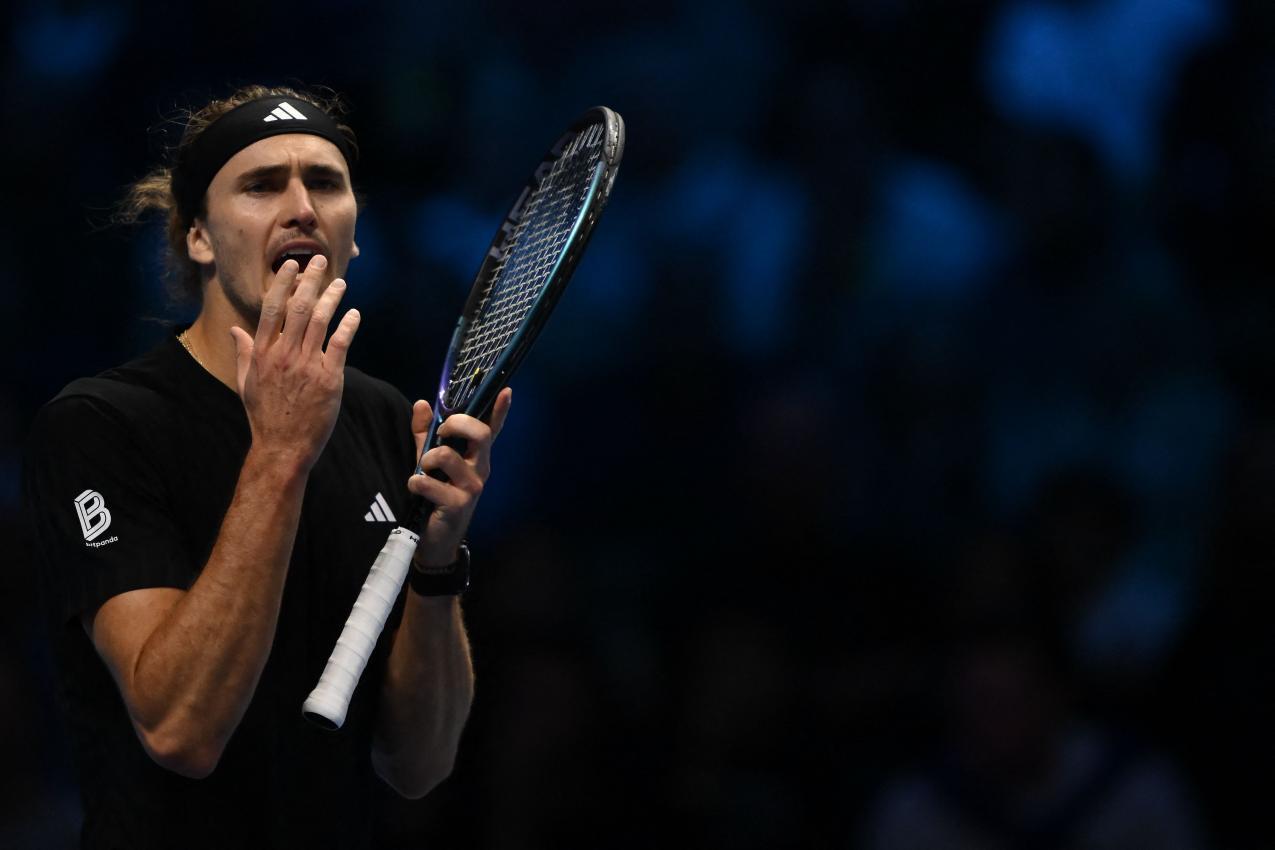 Alexander Zverev ließ zu viel liegen. © APA/afp / MARCO BERTORELLO