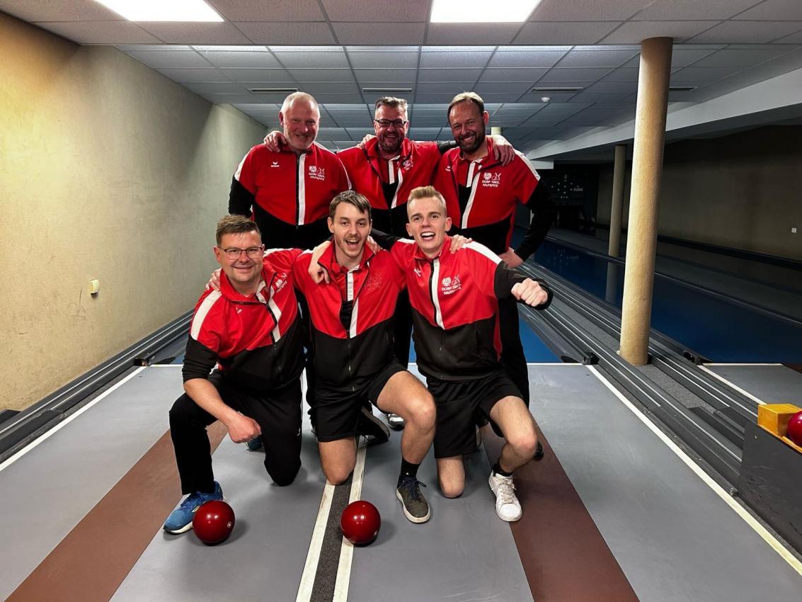 Die Kegler von Tirol Mutspitz, hinten von links Herbert Tschurtschenthaler, Christian Buchschwenter und Helmuth Alber; vorne von links Hermann Fasolt, Michael Waldner und Florian Thaler.