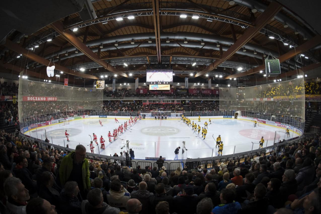 Die Sparkasse Arena war restlos ausverkauft. © @Max Pattis