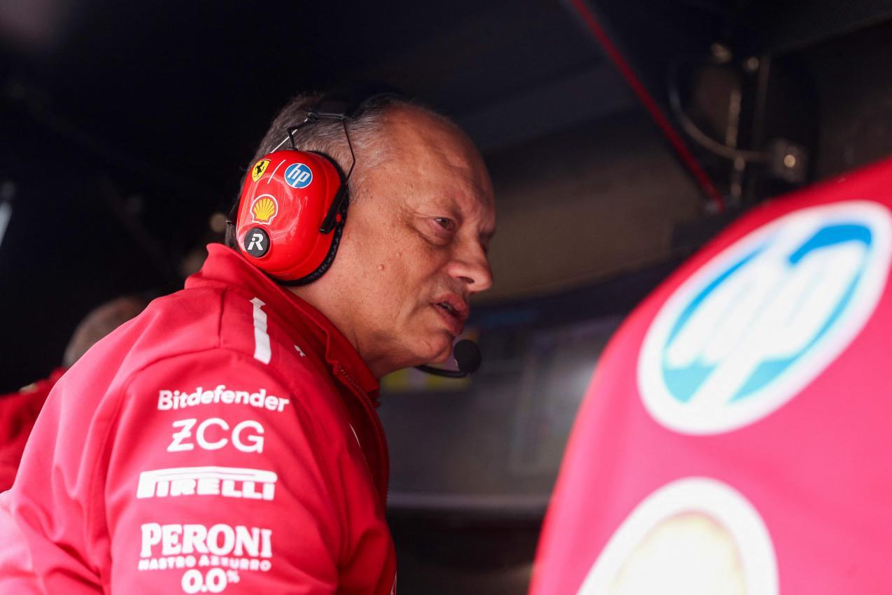 Frederic Vasseur und Ferrari erlebten ein Debakel. © APA/afp / JEAN CARNIEL