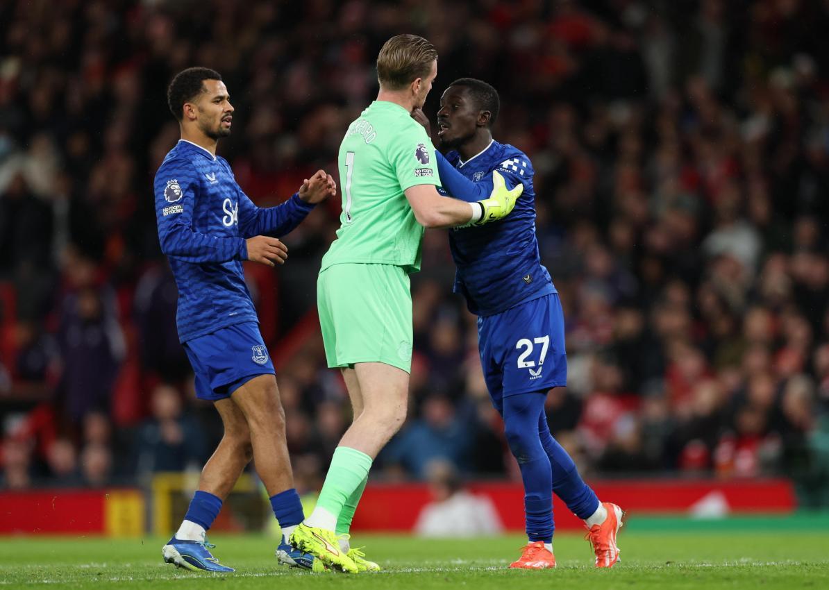 Goalie Jordan Pickford versuchte zu schlichten. © ANSA / ADAM VAUGHAN