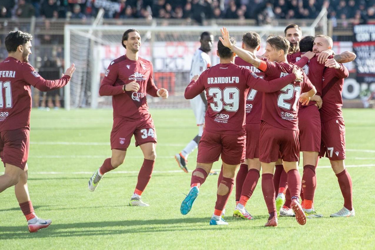 Manuel  Fischnaller (Nummer 21) traf erneut für Trapani. © Trapani