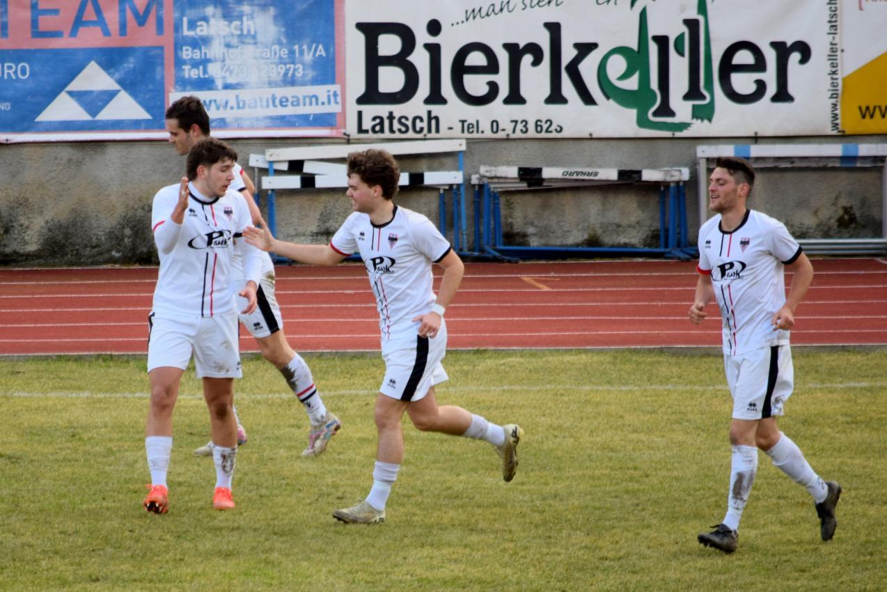 Samuel Weiss brachte Latsch mit 2:1 in Führung, doch Olimpia glich noch aus. © Sarah Mitterer