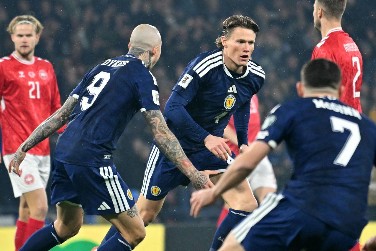 Scott McTominay und Schottland fahren zur WM 2026. © APA/afp / ANDY BUCHANAN