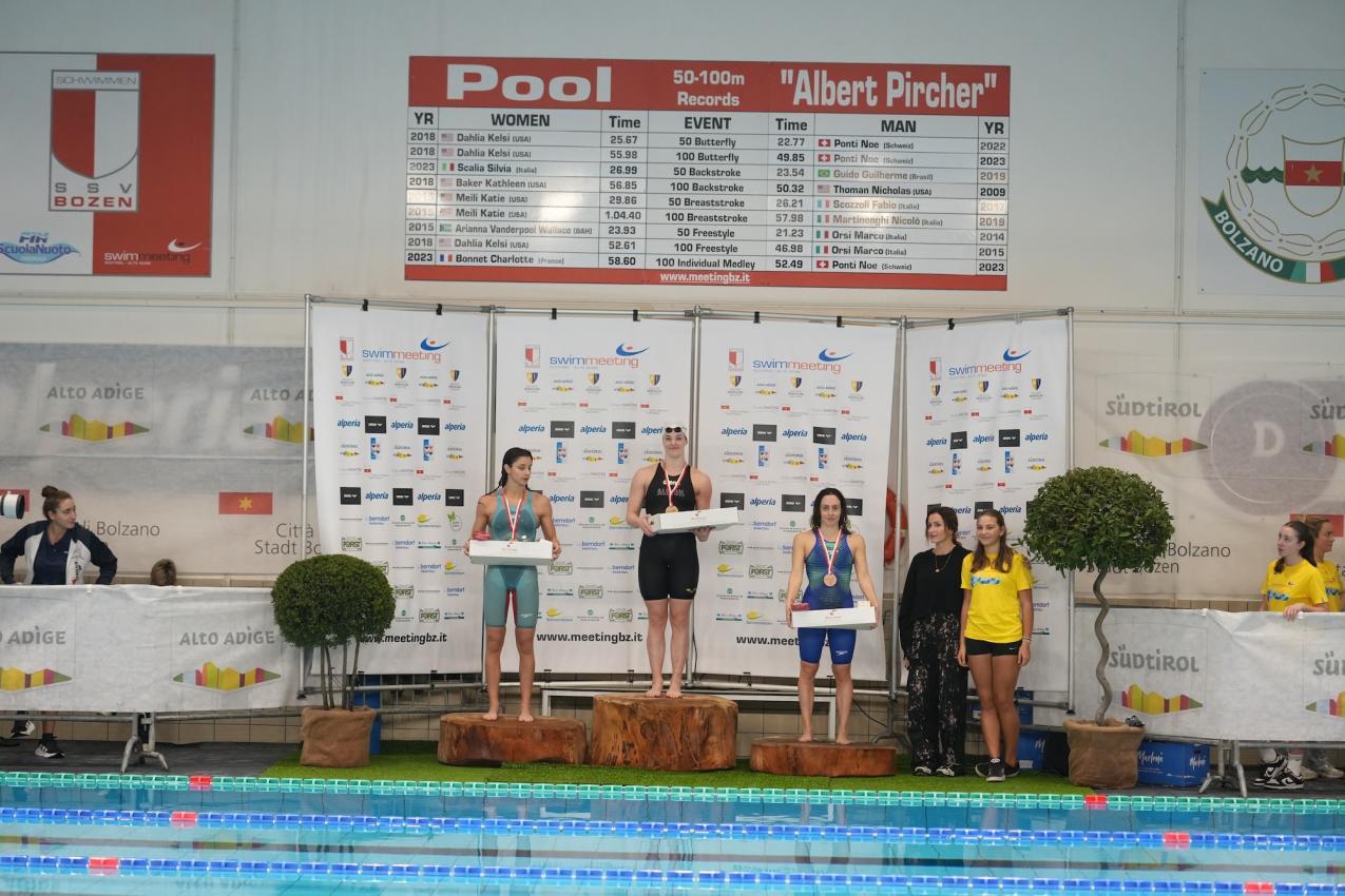 Tessa Giele (Mitte) schnappte sich ihren nächsten Sieg. © SSV Bozen