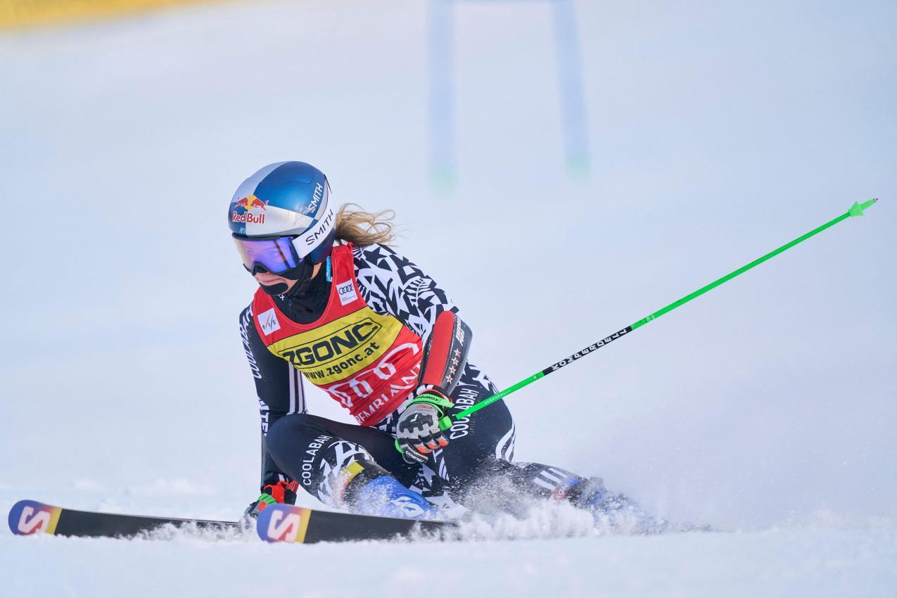 Alice Robinson verpasste den dritten Riesentorlauf-Sieg in Folge. © APA/afp / GEOFF ROBINS