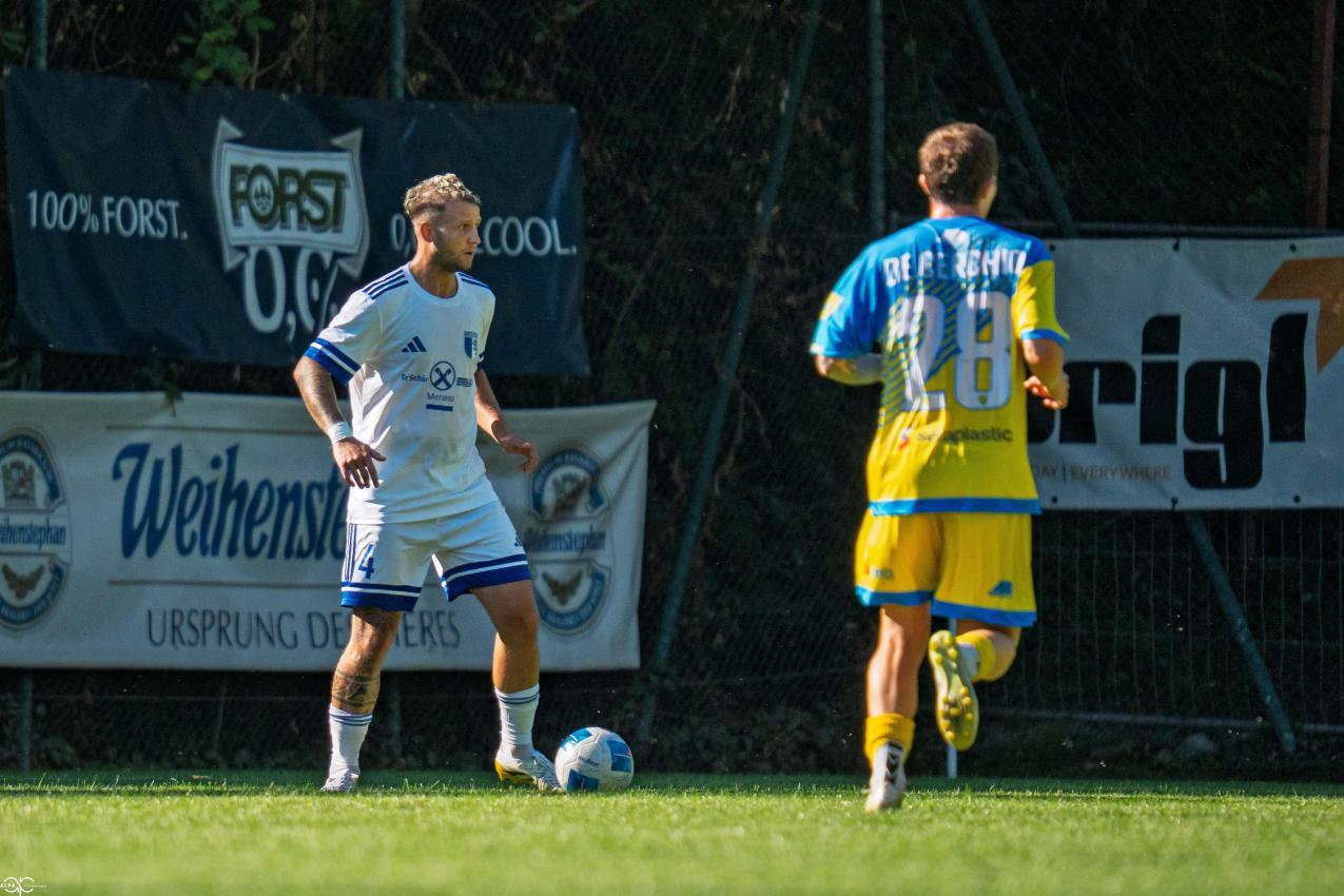 Beinhart und jetzt auch als Torschütze gefeiert: Marco Paulmichl © AIPa Photography