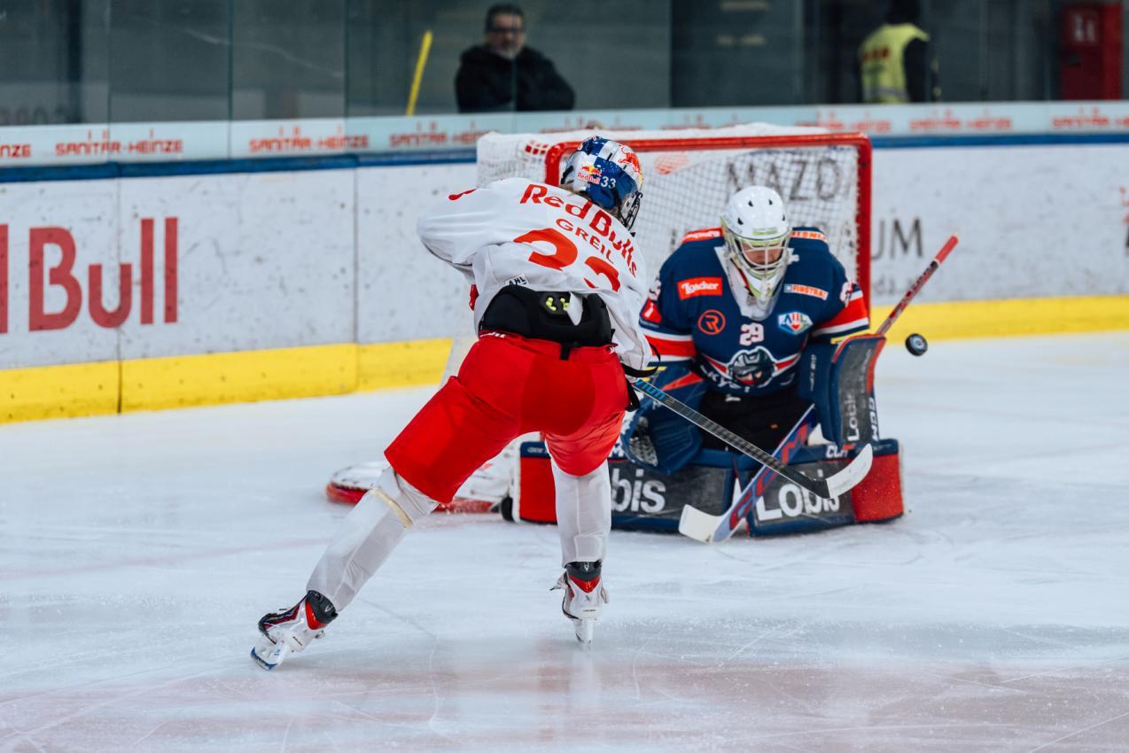 Colin Furlong hatte alle Hände voll zu tun. © Manuel Mackinger - Red Bull Hockey Juniors
