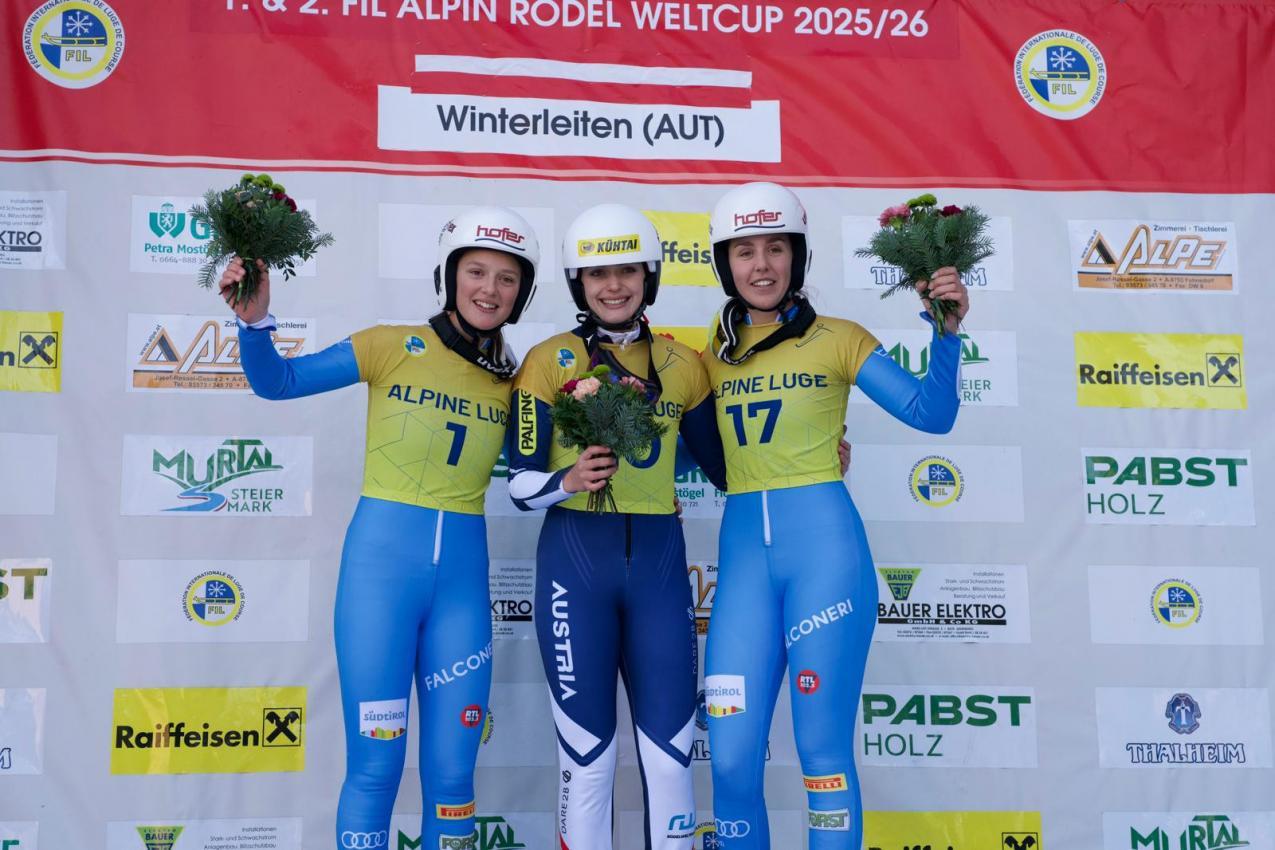Das Podium der Damen mit (v.l.) Nina Castiglioni, Riccarda Ruetz und Jenny Castiglioni. © Ulrich Wilhelm