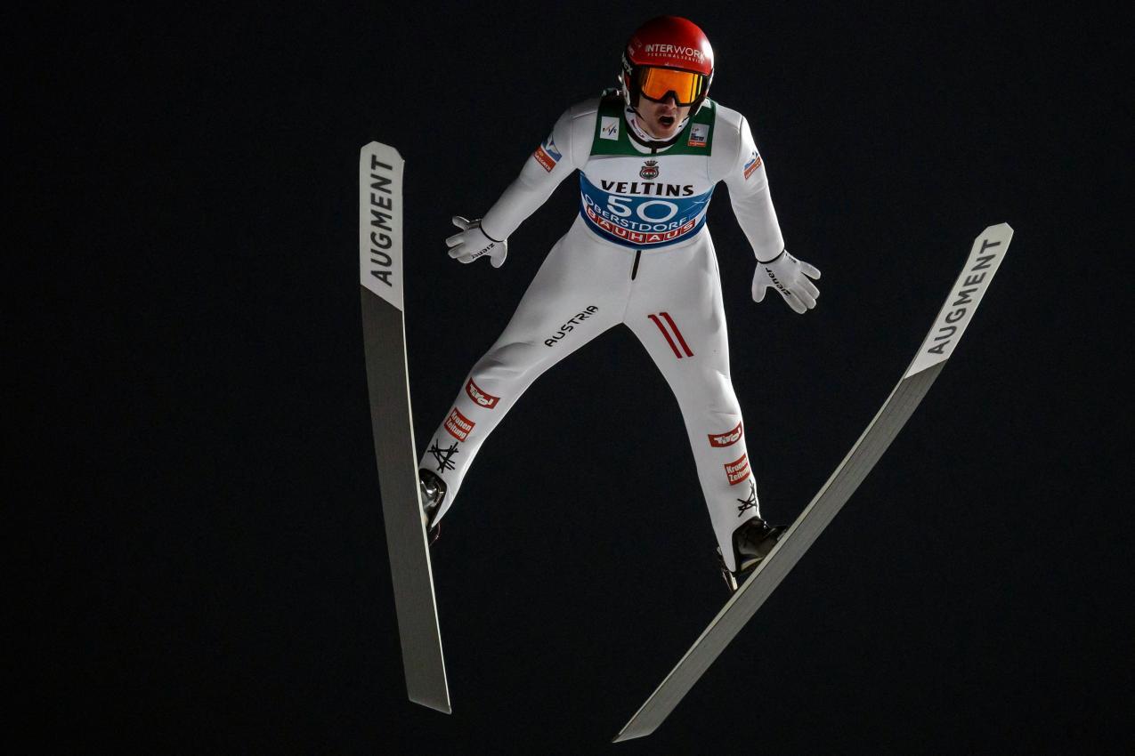 The binding used by Austrian ski jumper Manuel Fettner is legal. © APA/afp / PHILIPP GUELLAND