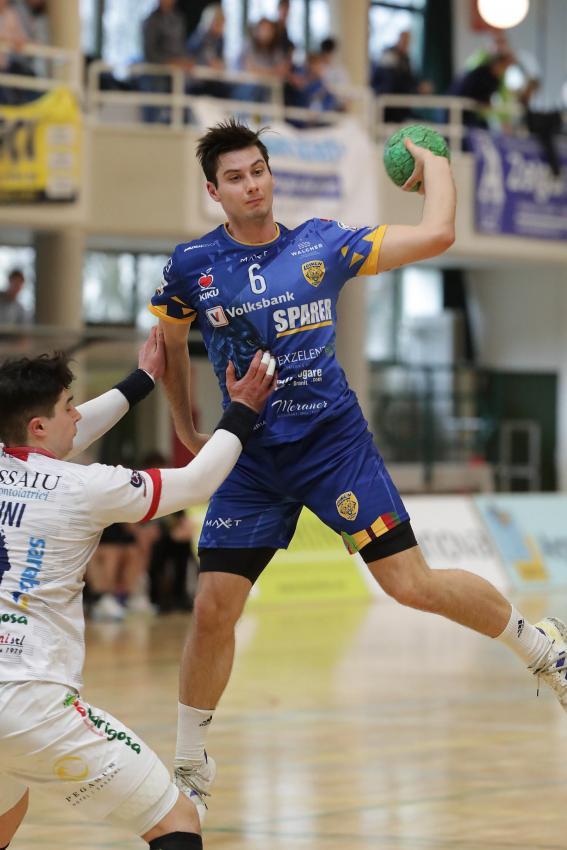 Eppans Kapitän Jan-Niklas Oberrauch steckt mit seinen Löwen mitten im Abstiegskampf.