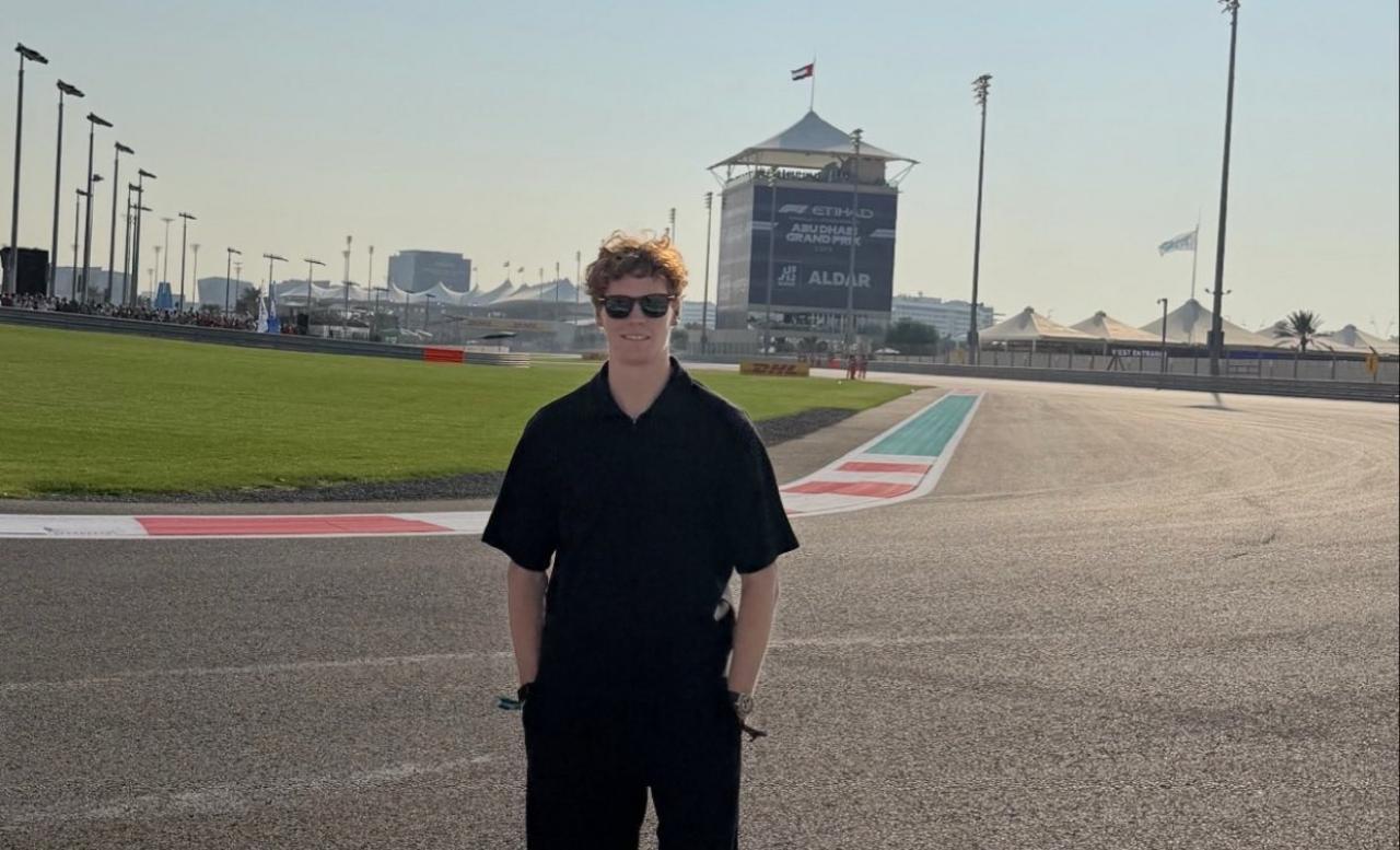 Jannik Sinner auf der Rennstrecke.