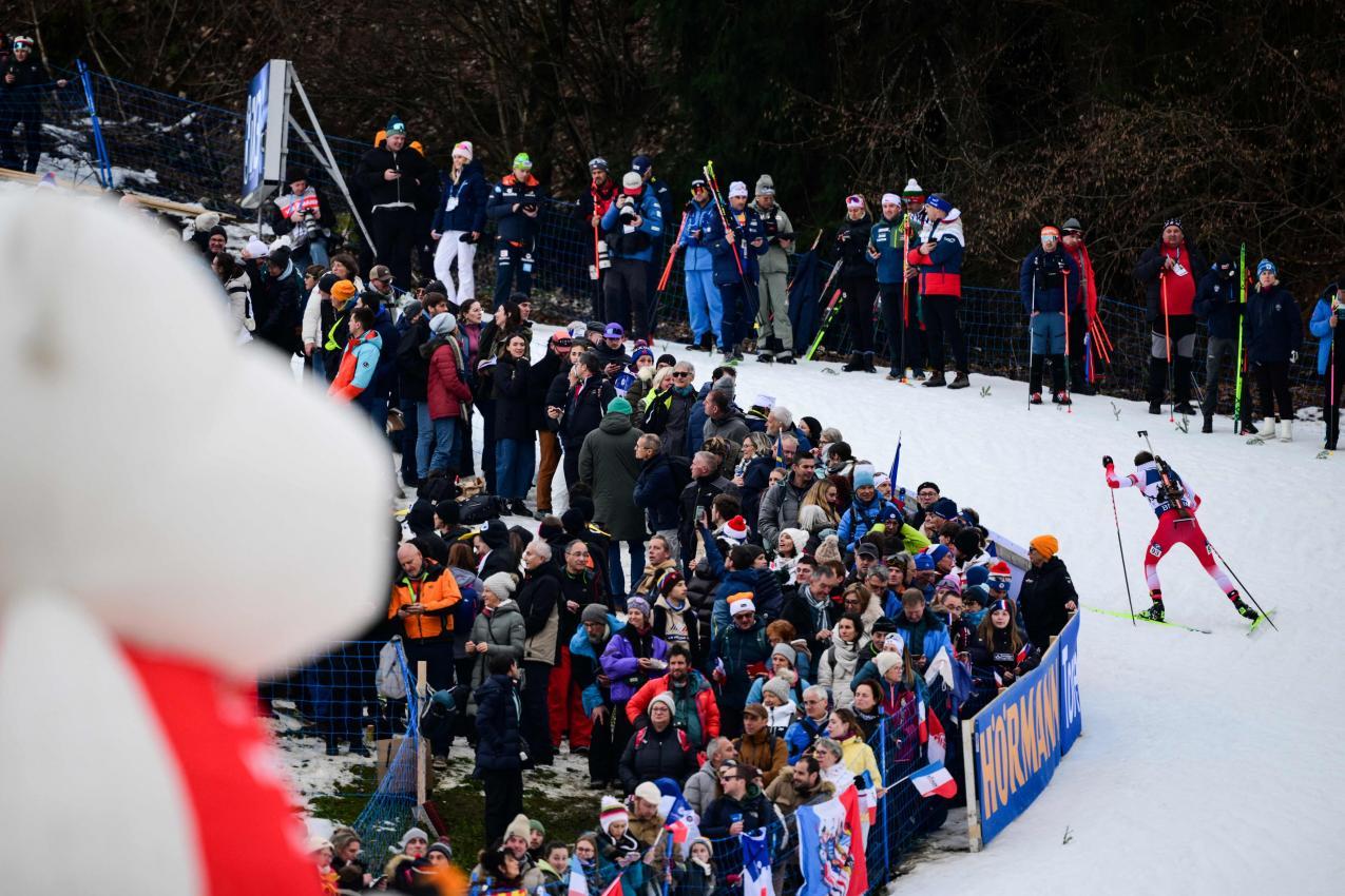 Le Grand Bornand gilt als Stimmungshochburg. © APA/afp / OLIVIER CHASSIGNOLE