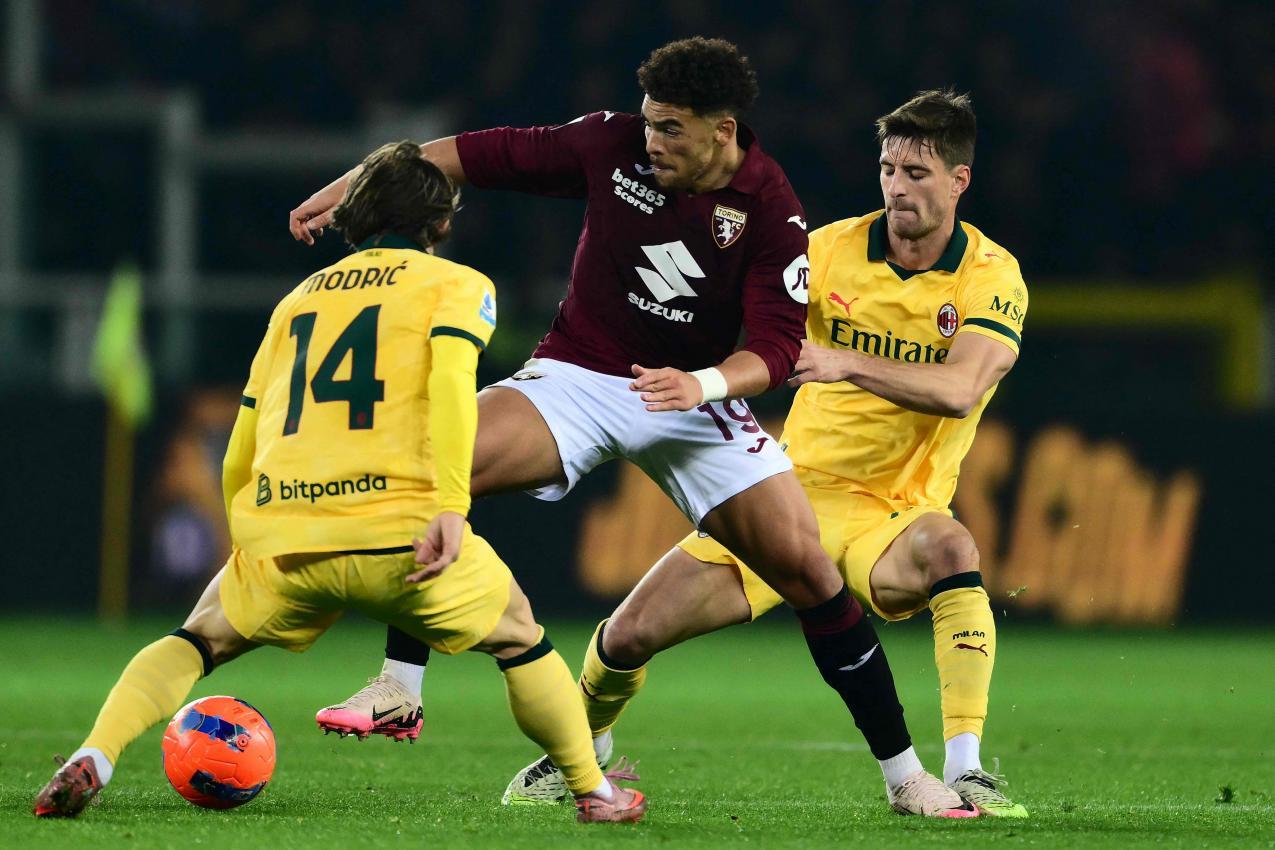 Luka Modric und der AC Milan hatten gegen Torino viel Mühe. © APA/afp / MARCO BERTORELLO
