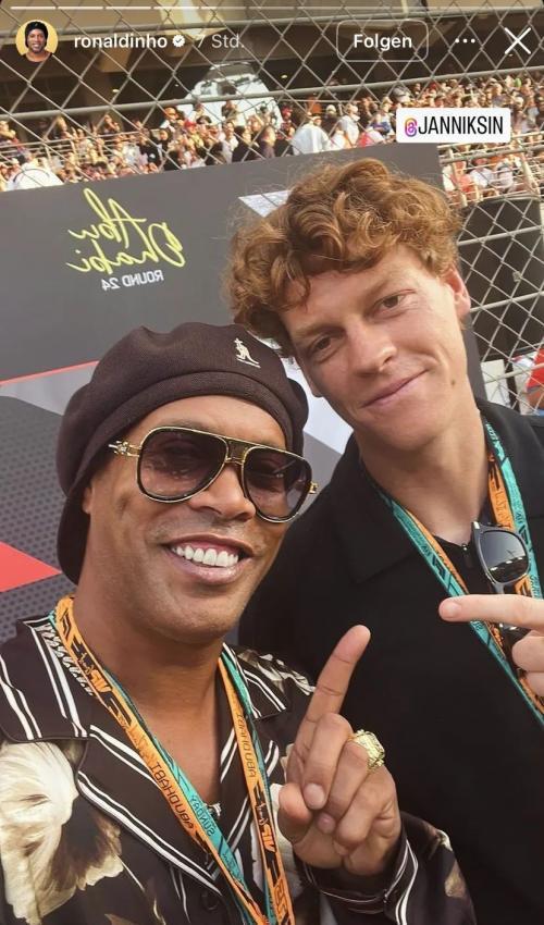 Sinner und Ronaldinho.