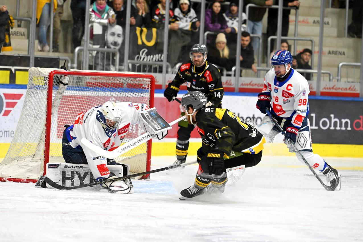 Vor dem HCI-Tor herrschte viel Betrieb. © Iwan Foppa/HC Pustertal