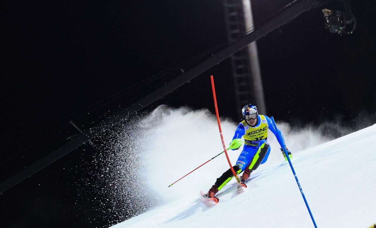 Alex Vinatzer fädelte bei der Steilhangeinfahrt ein. © APA/afp / PIERRE TEYSSOT