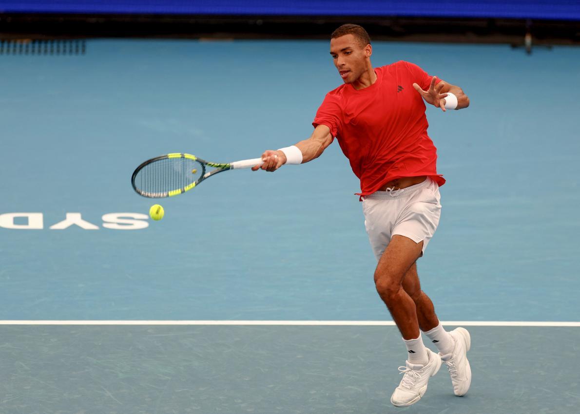 Am Freitag trifft Sinner bei einem Showkampf auf Felix Auger-Aliassime. © APA/afp / IZHAR KHAN