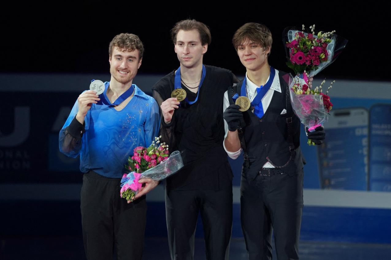 Das Podest mit Matteo Rizzo, Nika Egadze und  Georgii Reshtenko. © APA/afp / IAN HODGSON