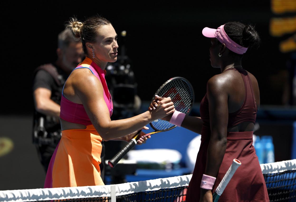 Die Kanadierin (rechts) machte Sabalenka zum SChluss ordentlich Druck. © ANSA / ROB PREZIOSO
