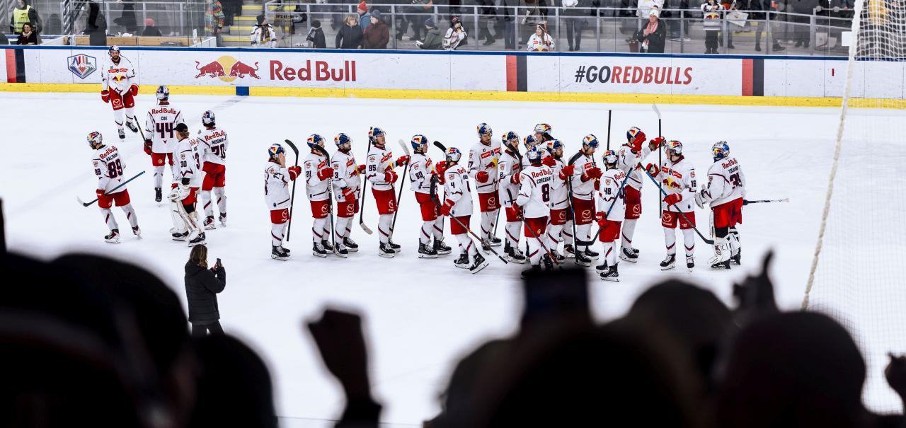 Die Salzburger feierten vor vollen Rängen einen umjubelten Sieg. © Heiko Mandl - EC Red Bull Salzbu
