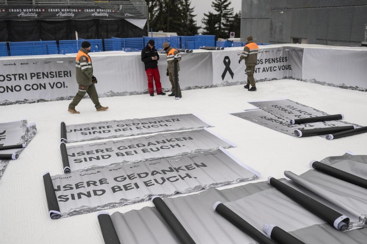 Die Trauer über die Brandopfer sind in Crans-Montana allgegenwärtig. © ANSA / ALESSANDRO DELLA VALLE