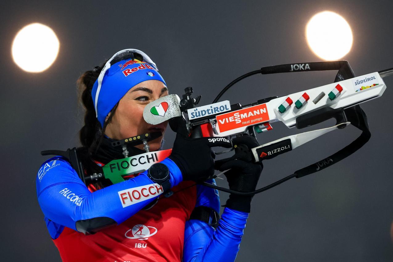 Dorothea Wierer hatte am Sonntag kleine Probleme am Schießstand. © ANSA / MARTIN DIVISEK