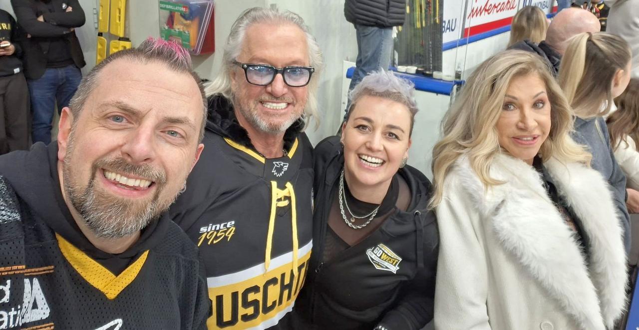 Ein Erinnerungsfoto mit dem Promi-Besuch: „HCP-Gastgeber“ Patrick Kirchler und Magdalena Profanter mit Robert Geiss (2.v.l.) und Carmen Geiss (4.v.l.).