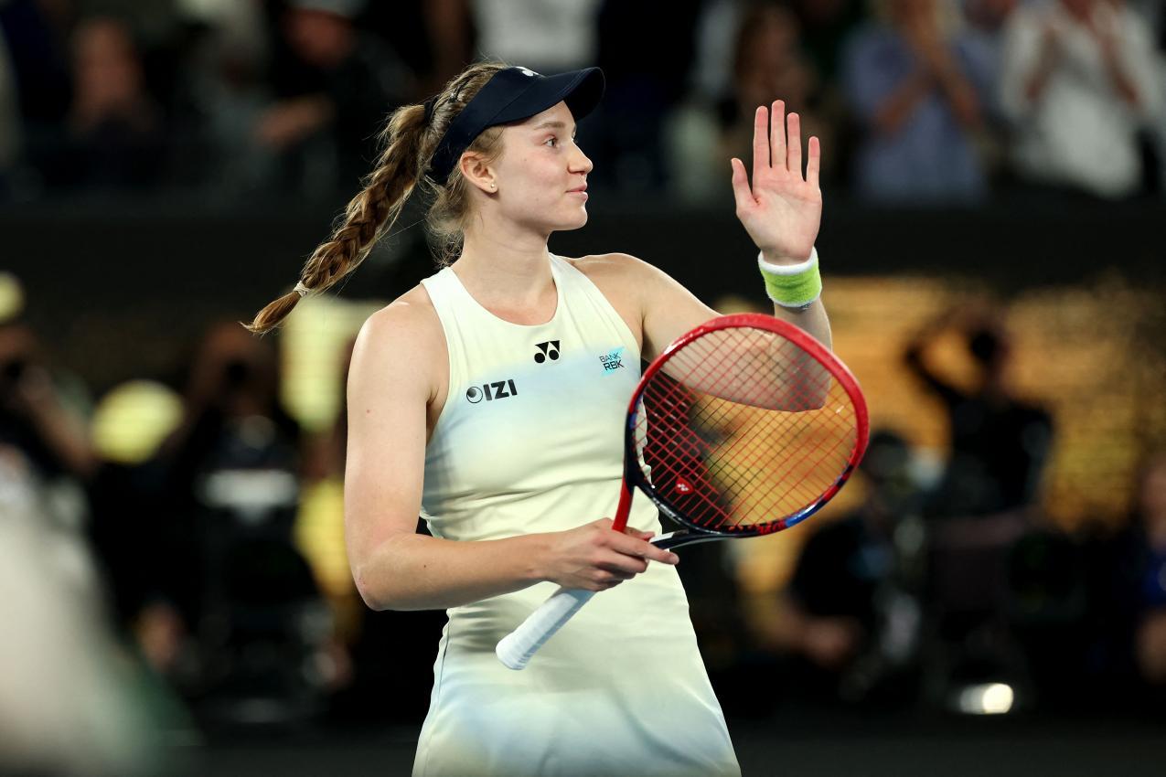 Elena Rybakina fordert Sabalenka im Finale heraus. © APA/afp / MARTIN KEEP