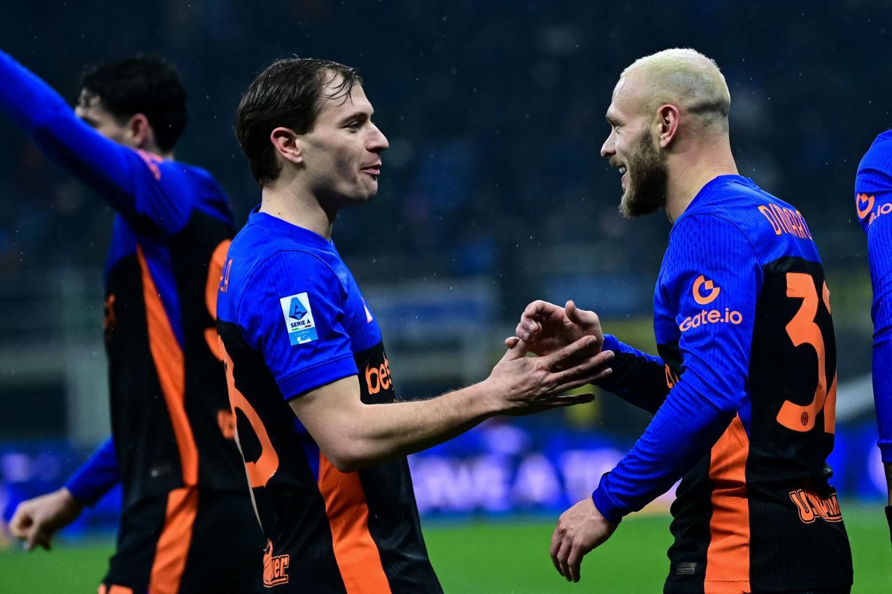 Federico Dimarco (rechts) und Nicoló Barella wurden eingewechselt. © APA/afp / PIERO CRUCIATTI