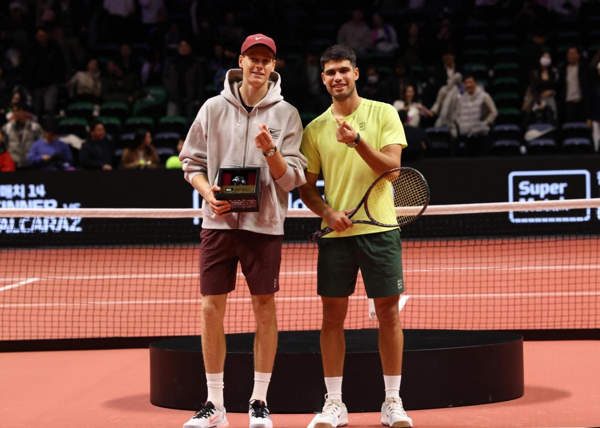 Jannik Sinner und Carlos Alcaraz legen in Kürze wieder los. © ANSA / HAN MYUNG-GU