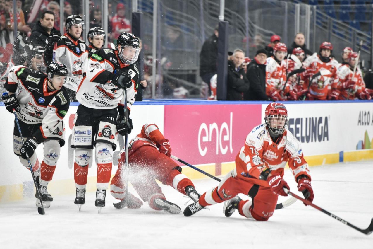 Kaltern (in white) and Alleghe were evenly matched. © Diego Barbieri