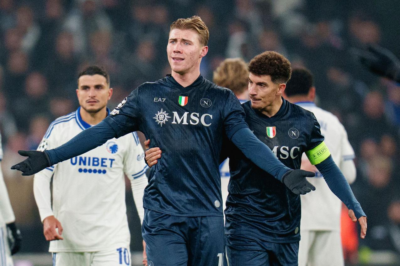 Rasmus Hojlund und Napoli müssen um das Weiterkommen zittern. © APA/afp / LISELOTTE SABROE