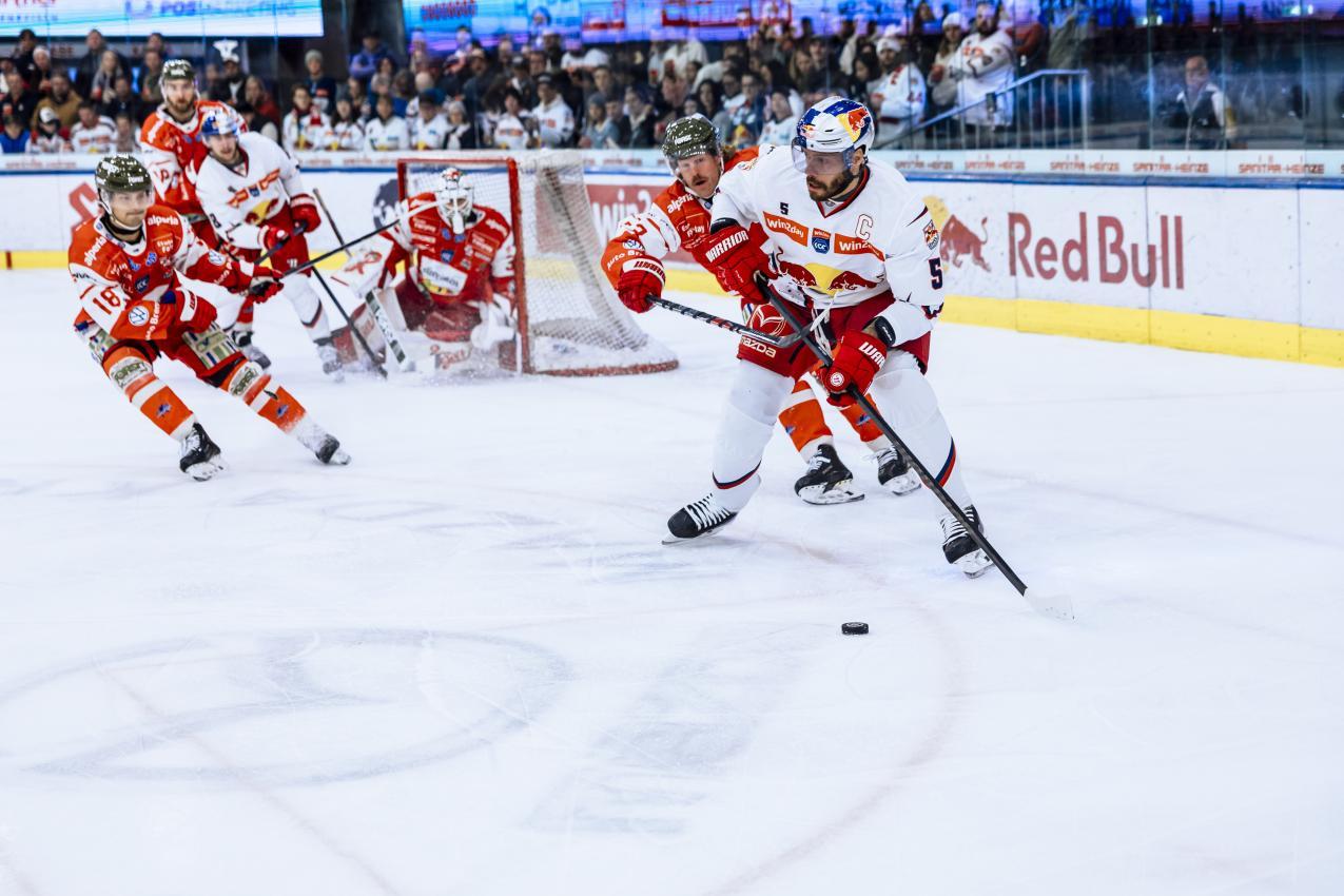 Le Red Bull Salzbourg visite le HC Bozen. © EC Red Bull Salzbourg / Gintare Karpaviciute - EC Red Bull Salzbourg