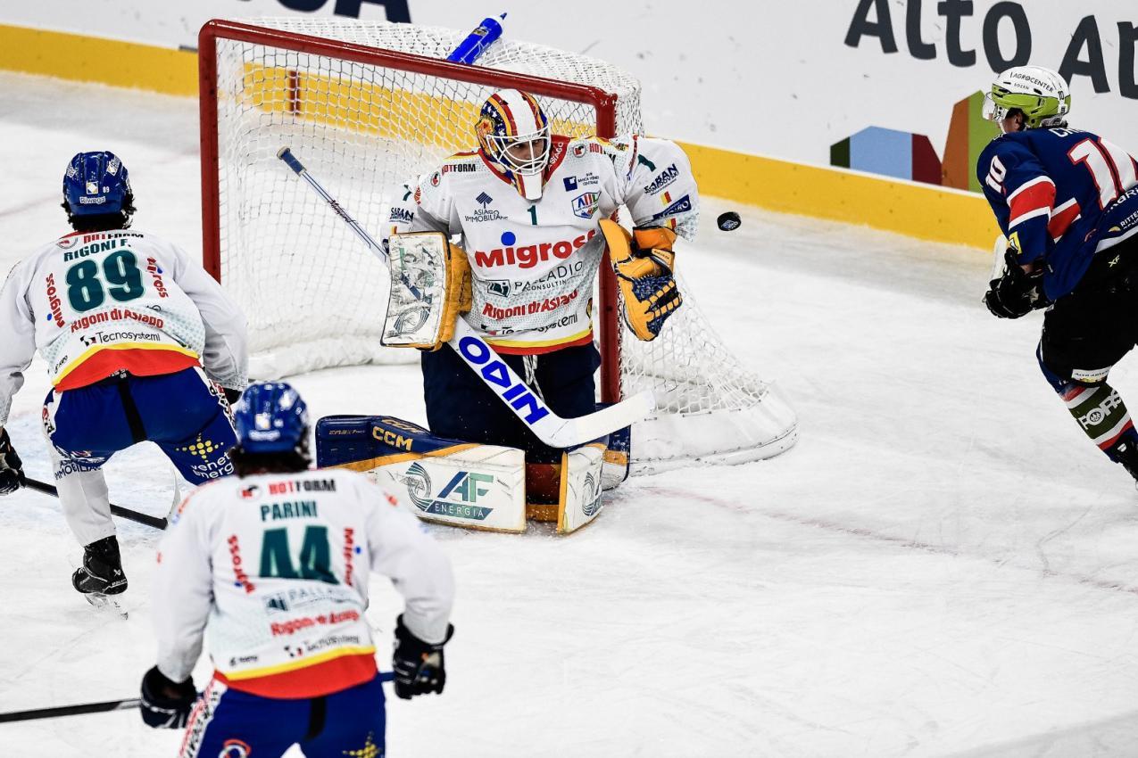 Rudy Rigoni dans le but d'Asiago a réalisé une superbe performance. © Diego Barbieri