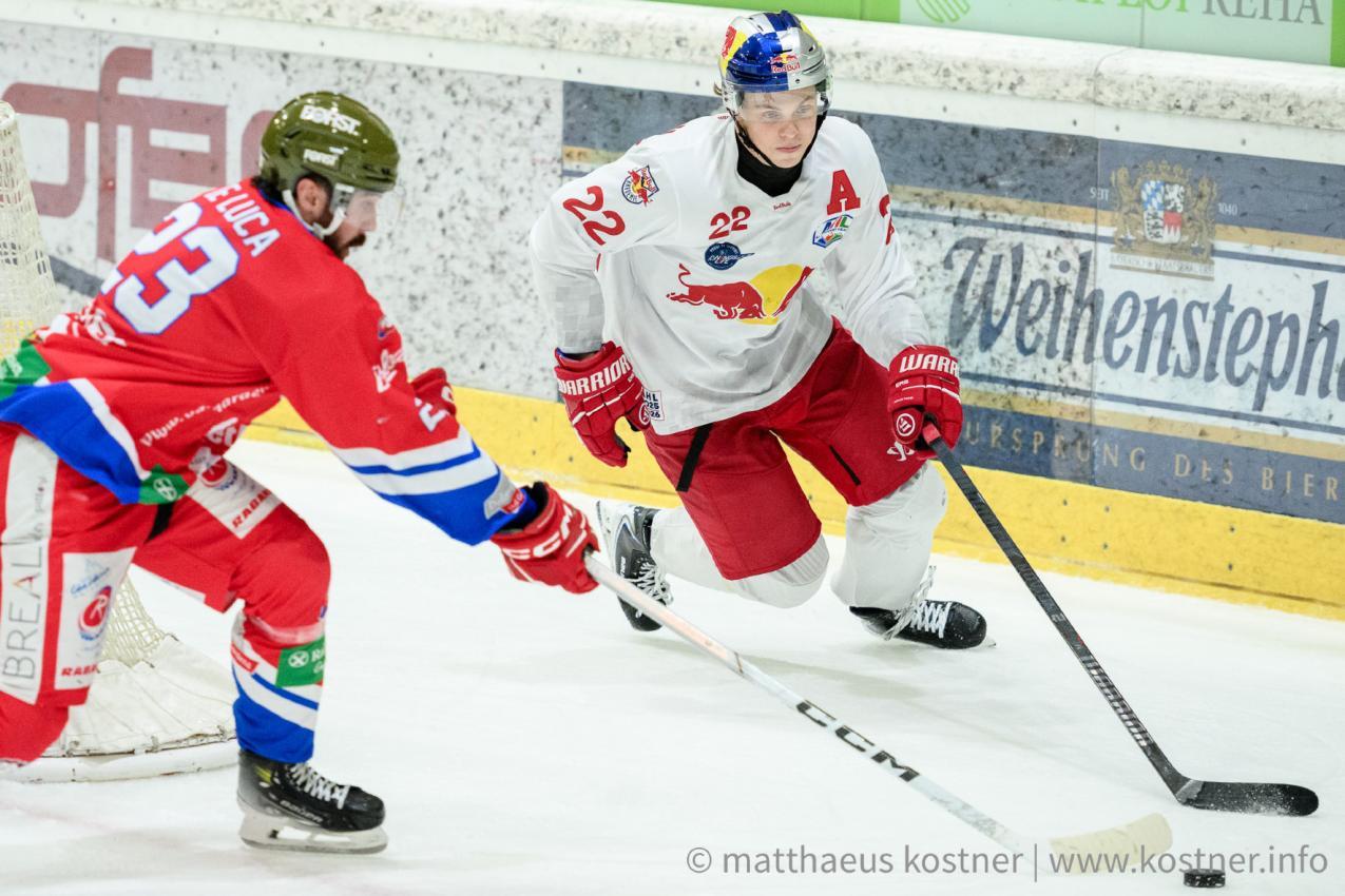 Salzburg II celebrates a narrow away victory in Val Gardena. © Studio Kostner