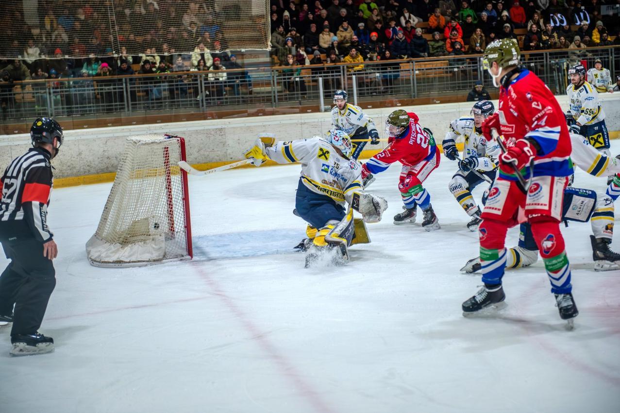 Simon Pitschieler scored to make it 1-0. © Patrick Kelder