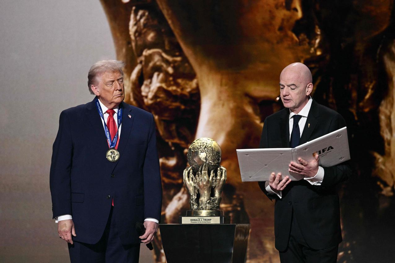 Trump und Infantino sind sich einig. © APA/afp / BRENDAN SMIALOWSKI