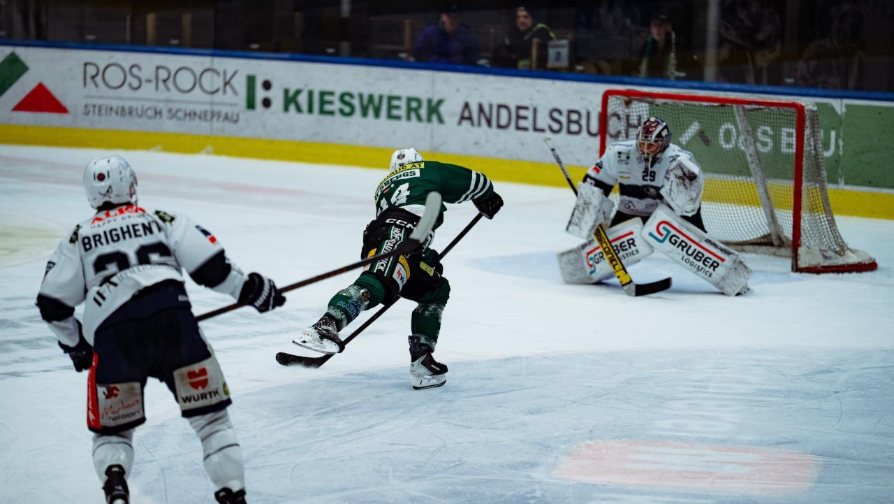 Unterland-Goalie Tizian Giovannelli war gegen Bregenzerwald unter Dauerbeschuss.