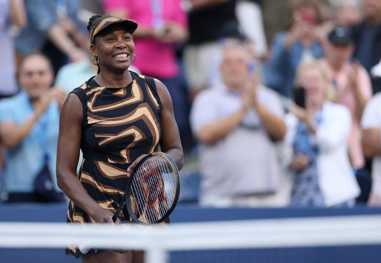Venus Williams schlägt in Australien auf. © GETTY IMAGES NORTH AMERICA / MADDIE MEYER