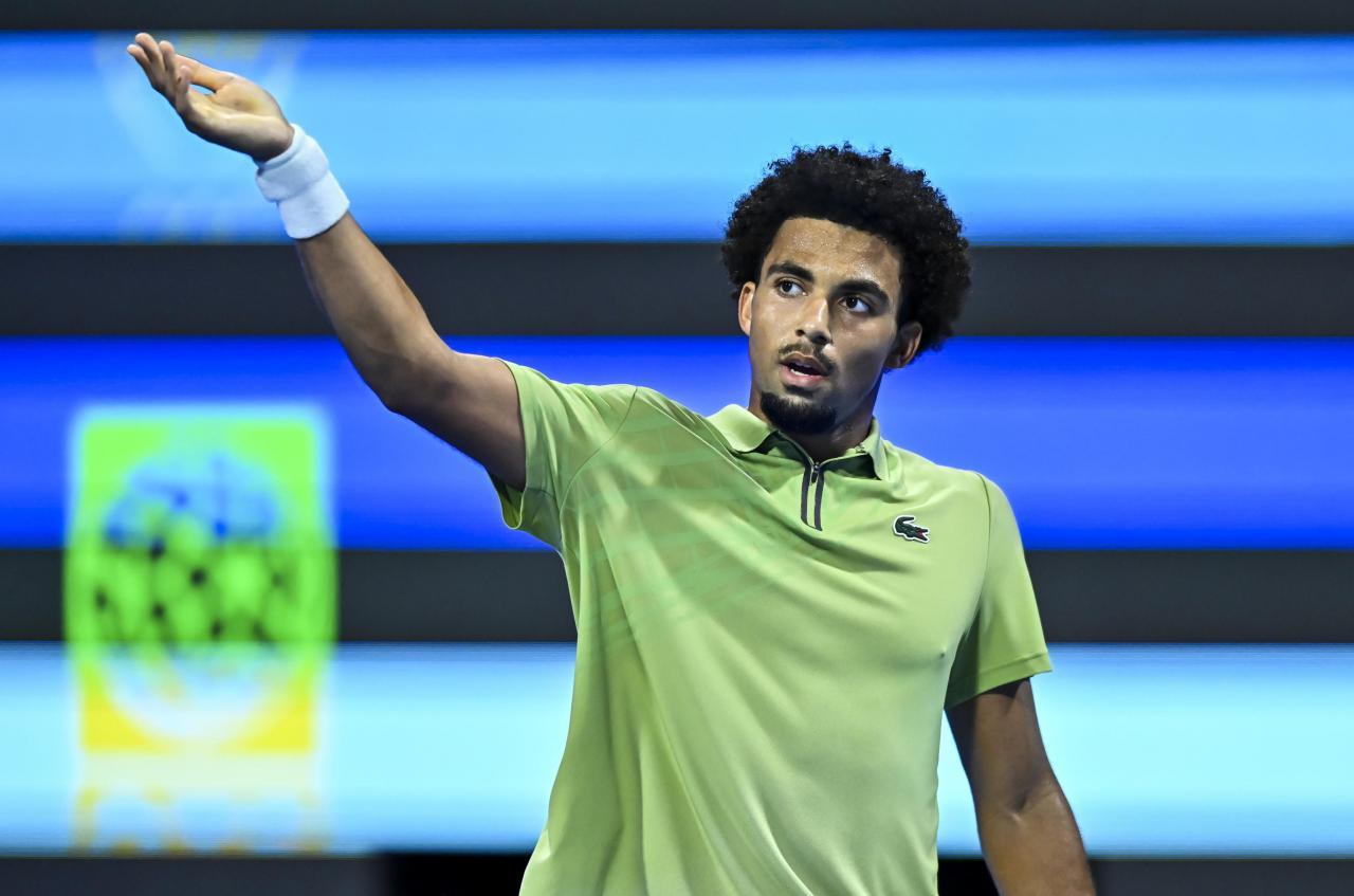 Arthur Fils ließ Jakub Mensik keine Chance. © ANSA / NOUSHAD THEKKAYIL