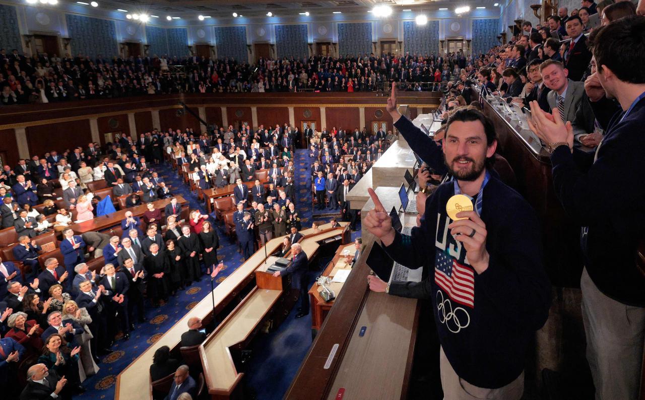 Conor Hellebuyck wurde von Trump besonders geehrt. © APA / CHIP SOMODEVILLA