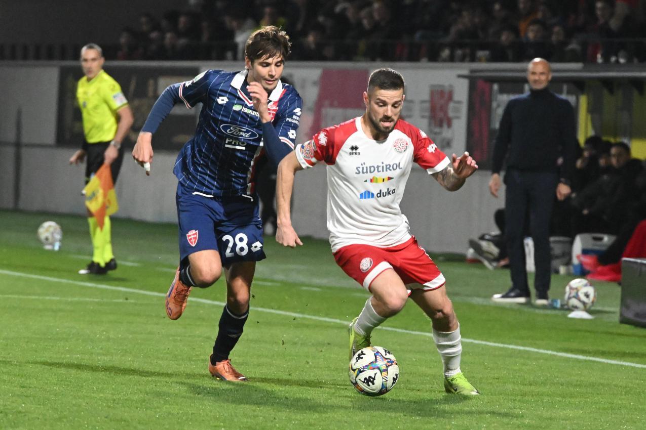 Daniele Casiraghi hatte gegen Monza einen schweren Stand. Sein Gegner, Andrea Colpani, ging gar völlig unter.