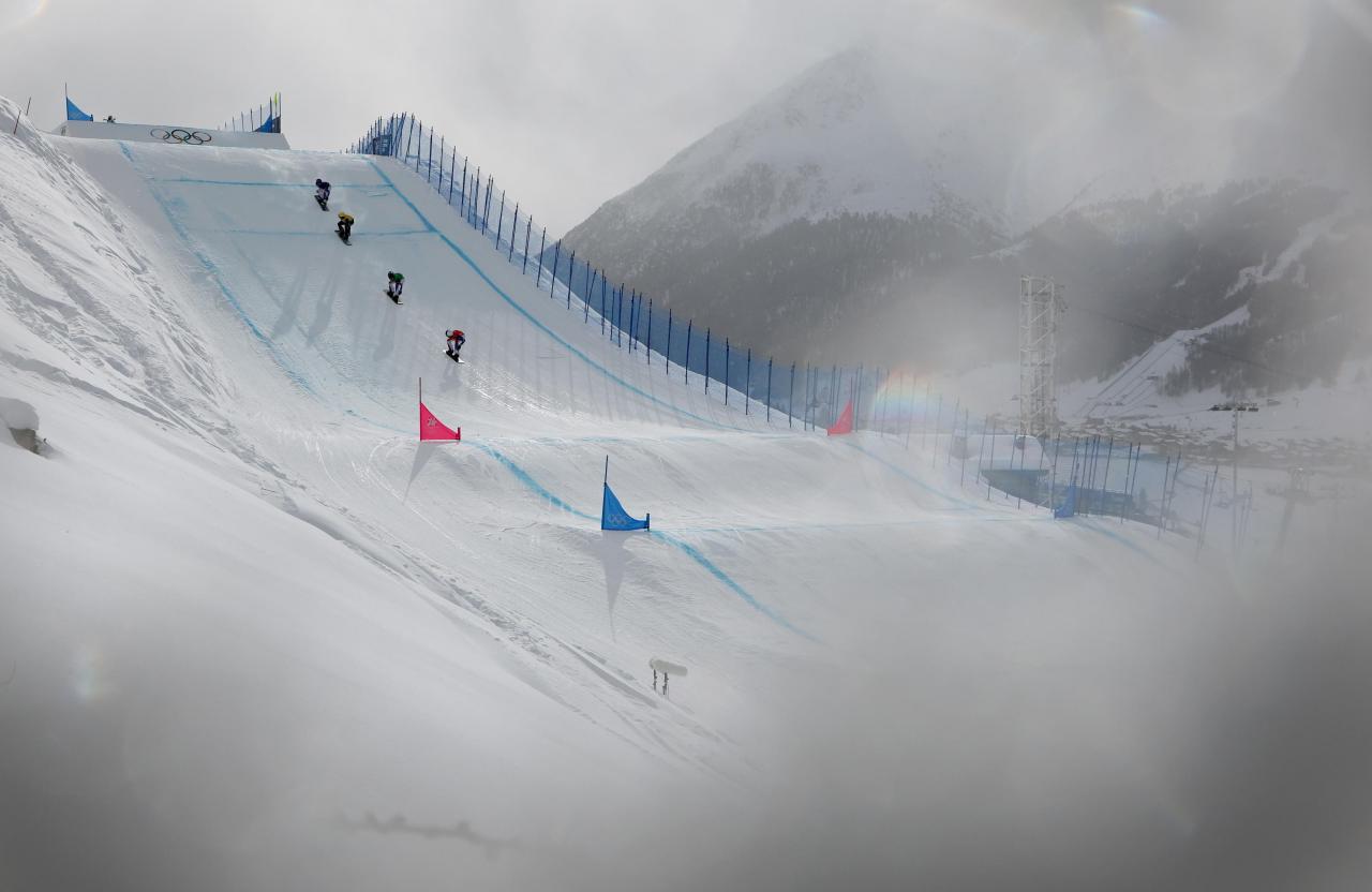 Das Boardercross-Finale in Livigno war Spektakel pur. © ANSA / SERGEI ILNITSKY