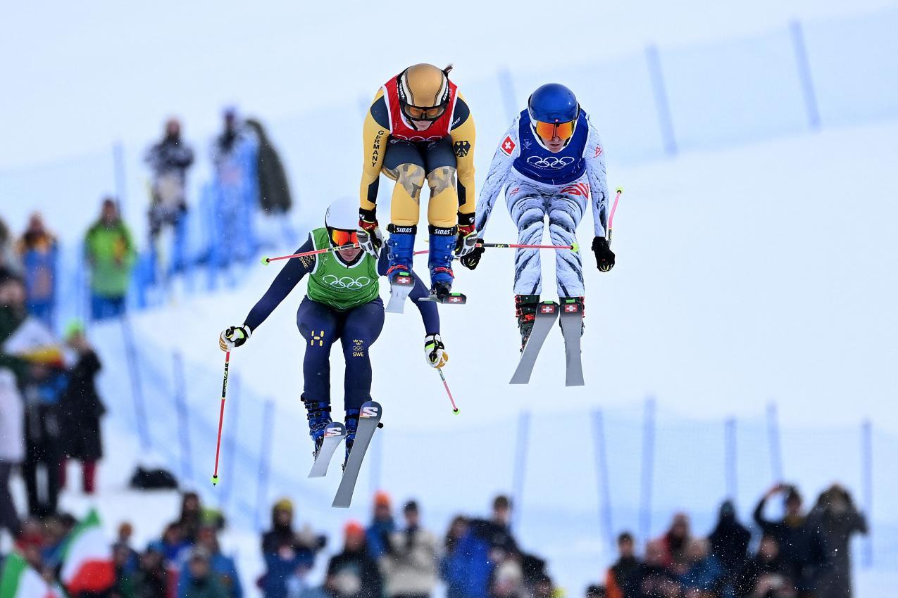 Der Zielsprung: Maier vor Smith und Näslund. © APA/afp / KIRILL KUDRYAVTSEV