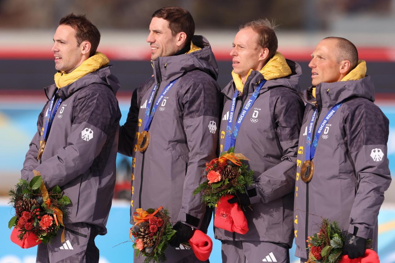Deutschland wurde mit zwölf Jahren Verspätung in Antholz als Olympiasieger geehrt. © ANSA / PIERRE TEYSSOT