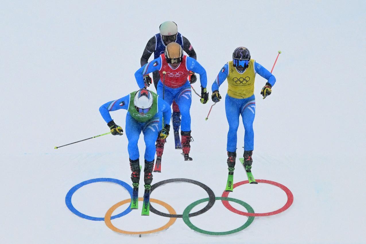 Dominik Zuech (hier hinter Simone Deromedis) kam im Achtelfinale noch weiter. © APA/afp / KIRILL KUDRYAVTSEV