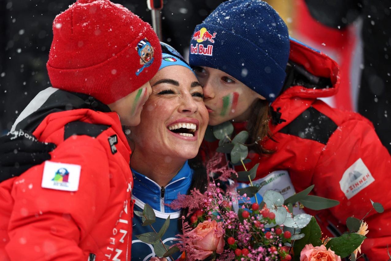 Ein besonderes Bussi für Tante Doro. © APA/afp / FRANCK FIFE