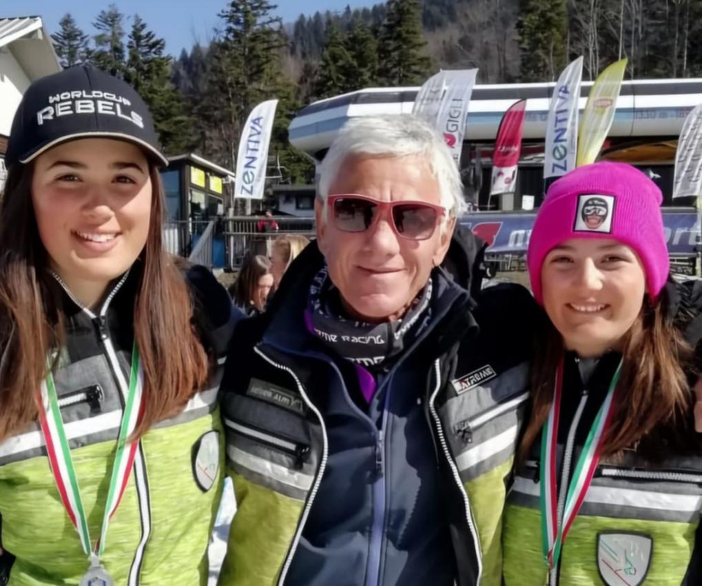 Ein starkes Trio: Anna Trocker (rechts), ihre Schwester Nadine (links) und Arnold Karbon.